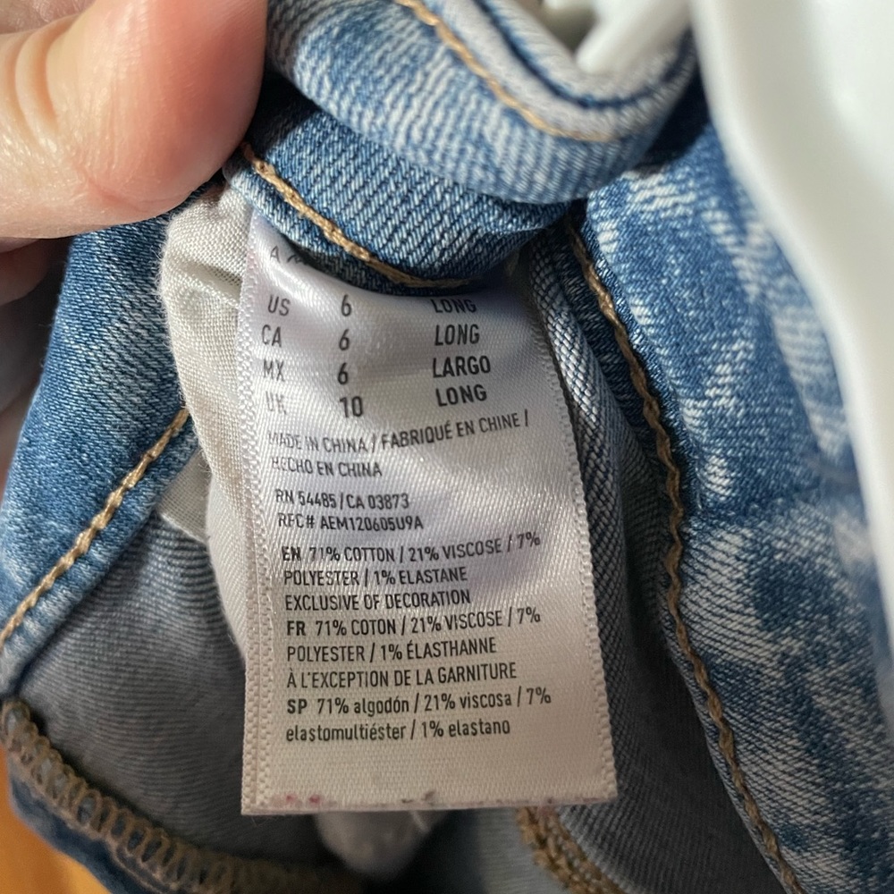 American Eagle ripped jeans